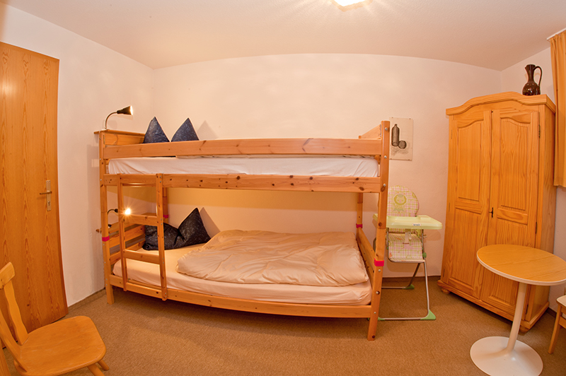 Schlafzimmer 3:Schlafzimmer im Untergeschoß mit Tageslicht; Schlafmöglichkeit für 2 Erwachsene